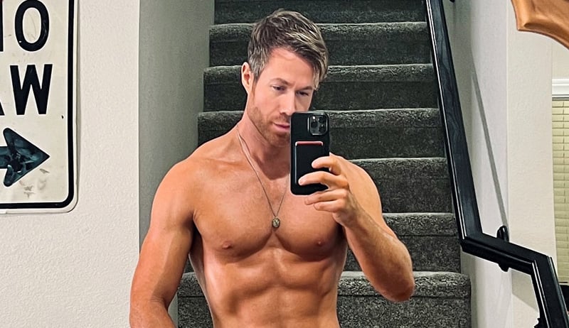 Ashley Parker Angel featured on Just Jared